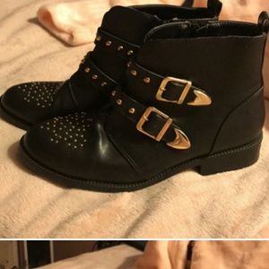 🚫 SOLD Studded Boots
